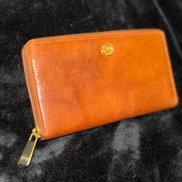 Valentina Tan Leather Wallet with Gold Zipper - Picture 13 of 13